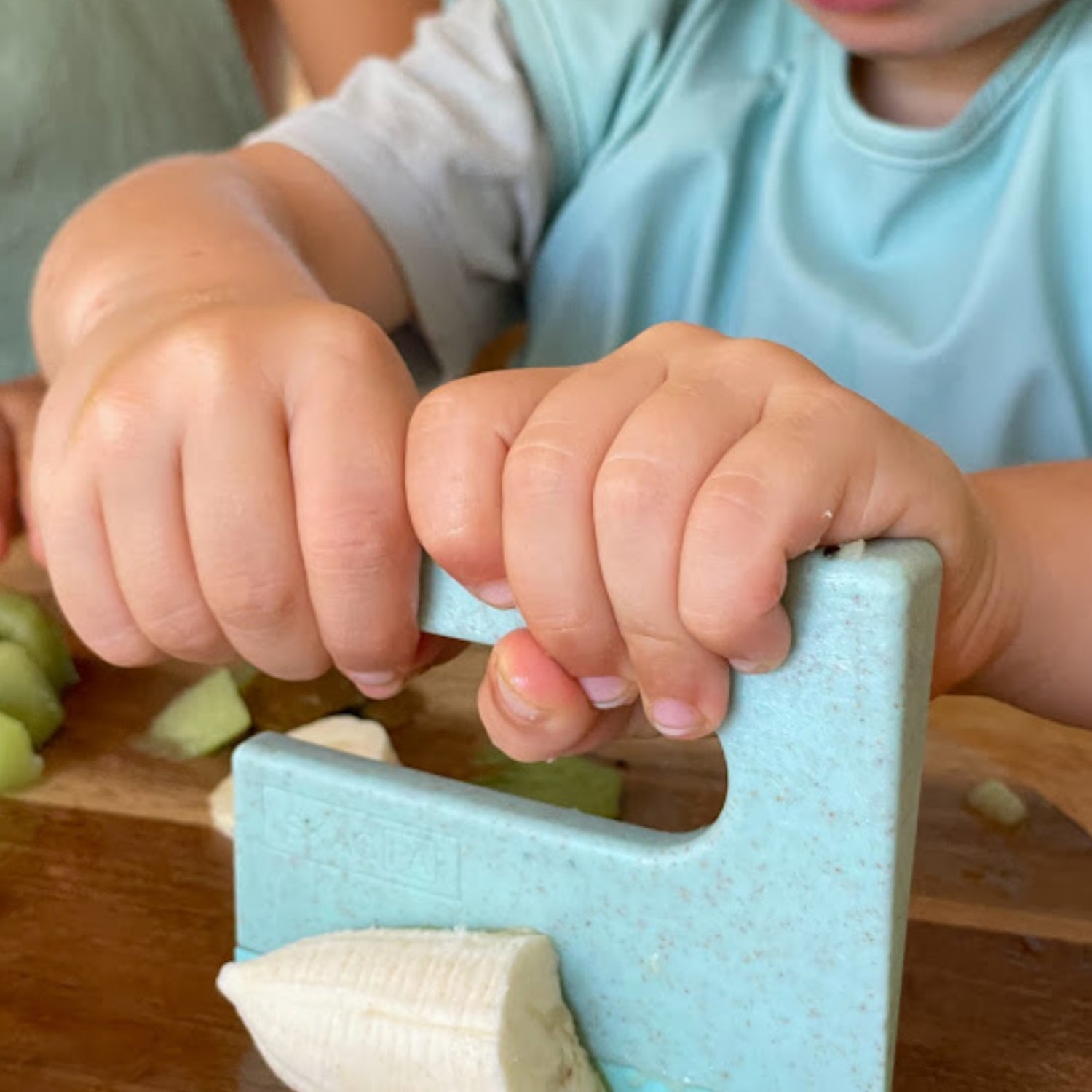 Klyv Knife - Waldorf Montessori-Inspired, Safe, Eco-Friendly Initiation Knife for Kids, Promotes Healthy Eating & Motor Skills, Made with 30% Wheat Fiber