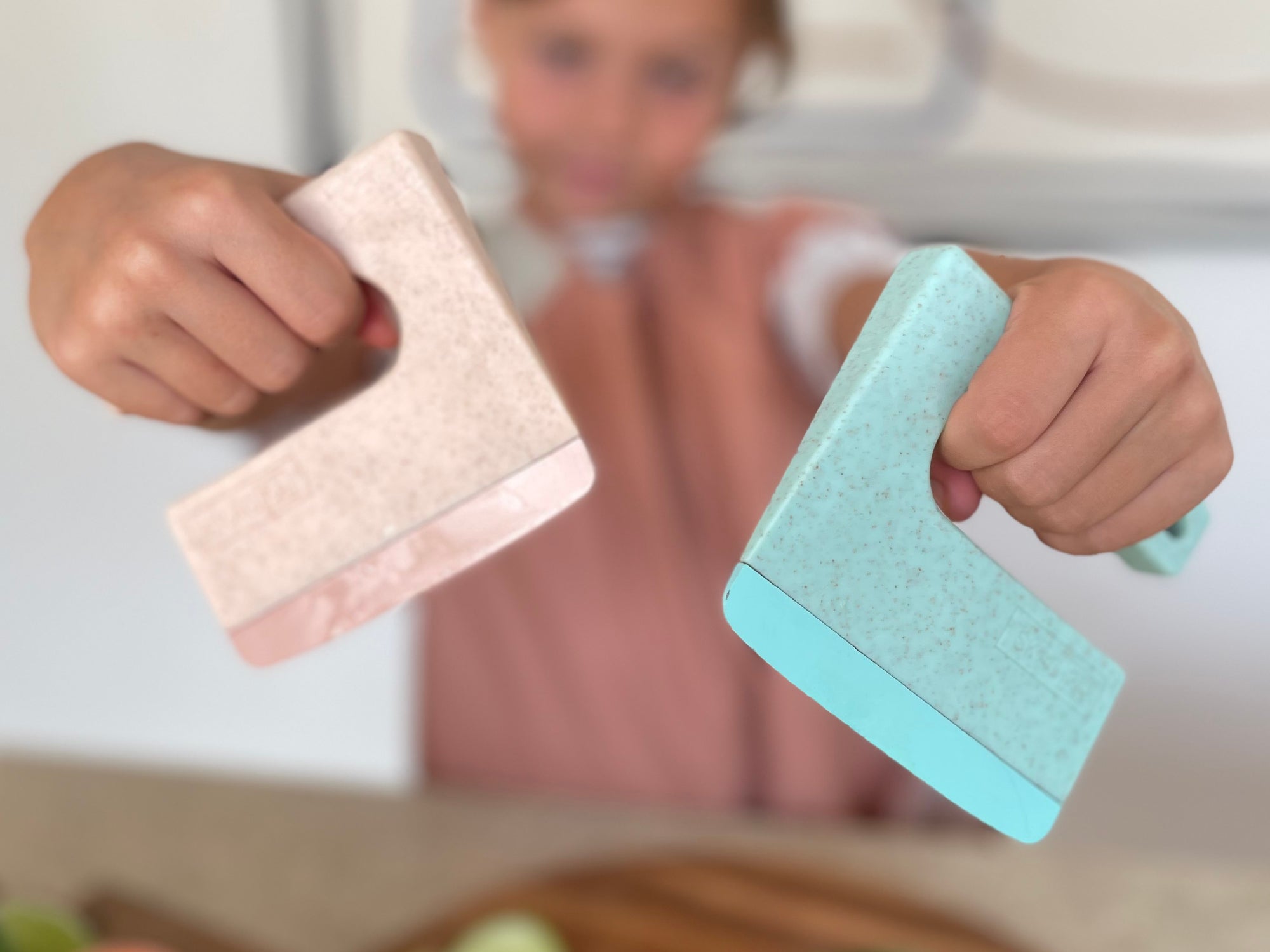 Introducing the top-rated safe autonomy knife for kids, inspired by Waldorf and Montessori principles to foster independence and healthy eating habits. This internationally award-winning kitchen tool is perfect for children, offering a safe and effective way to get them involved in meal preparation. Made with 30% wheat straw, it's eco-friendly and ideal for small hands, allowing use with one or both hands. Promote nutritious eating and empower your kids with this must-have, innovative kitchen accessory.