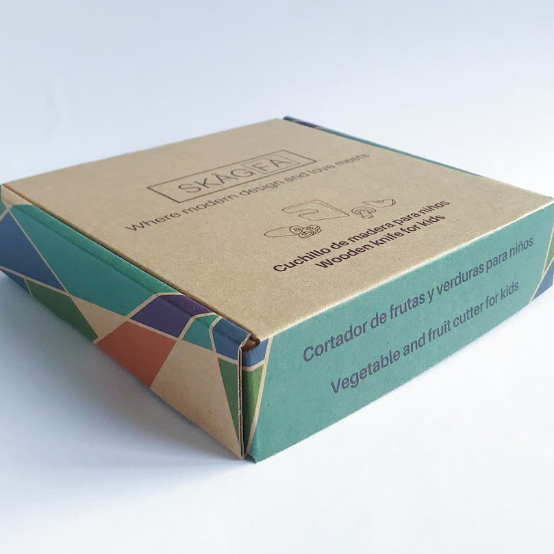 Children’s wooden knife - Ideal for educational play at home, this child-safe knife is a key tool in both Montessori and Waldorf educational methods. Explore our versatile, wooden educational toys that empower parents and attract retailers looking for the latest innovations in safe and developmental children’s products. Perfect for engaging young minds in practical life skills.