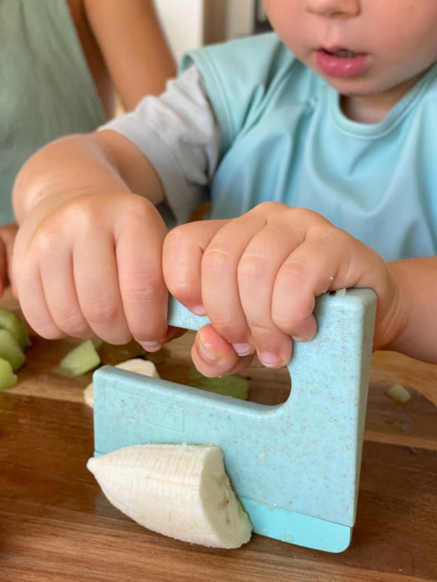 Klyv Knife - Waldorf Montessori-Inspired, Safe, Eco-Friendly Initiation Knife for Kids, Promotes Healthy Eating & Motor Skills, Made with 30% Wheat Fiber